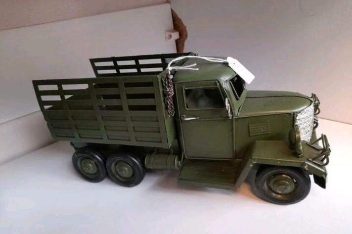 Blikken  leger auto, Hobby en Vrije tijd, Modelauto's | 1:43, Zo goed als nieuw, Auto, Overige merken, Ophalen of Verzenden