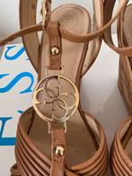 Guess sleehak sandalen maat 39, Kleding | Dames, Guess, Bruin, Zo goed als nieuw, Sandalen of Muiltjes