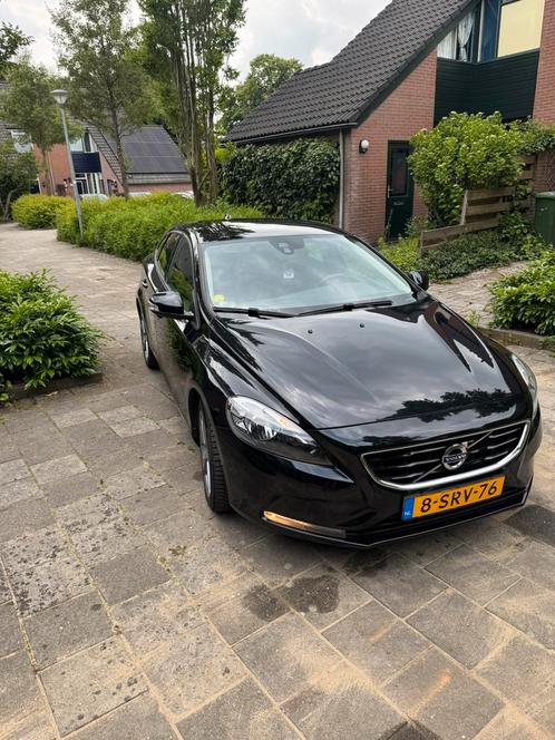 Volvo V40 1.6 D2 115PK 2013 Zwart, Auto's, Volvo, Particulier, V40, Diesel, A, Hatchback, Handgeschakeld, Geïmporteerd, Zwart