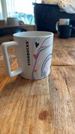 Starbucks mok wit en kleur, Huis en Inrichting, Keuken | Servies, Ophalen of Verzenden, Zo goed als nieuw, Overige stijlen, Kop(pen) en/of Schotel(s)