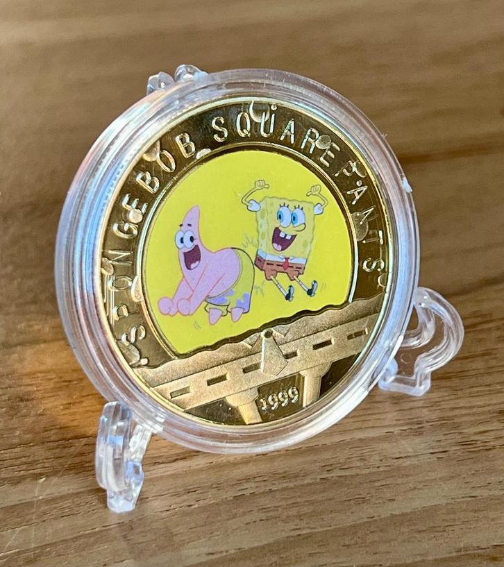 Spongebob 24kt goud vergulde verzamelmunt +standaard (2, Verzamelen, Film en Tv, Nieuw, Tv, Overige typen, Ophalen of Verzenden