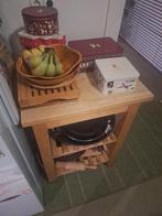 Massief houten keukentafel / bijzettafel met opbergrekken, Huis en Inrichting, Ophalen, Gebruikt, 50 tot 100 cm, Minder dan 100 cm