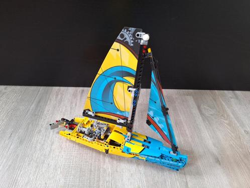 Lego Technic 42074 Racejacht, Kinderen en Baby's, Speelgoed | Duplo en Lego, Zo goed als nieuw, Lego, Complete set, Ophalen of Verzenden