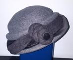 Grijze hoed maat 55, Kleding | Dames, Hoeden en Petten, 55 cm (S, 6⅞ inch) of minder, Ophalen of Verzenden, Hoed, Zo goed als nieuw