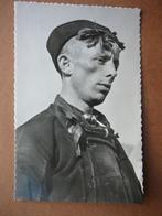 Hollandse Klederdracht Urk. Jonge visser met pet., Ophalen of Verzenden, 1940 tot 1960, Ongelopen, Klederdracht