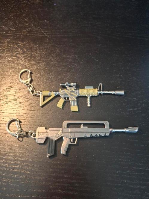 Fortnite sleutelhanger setje van 2, Verzamelen, Sleutelhangers, Zo goed als nieuw, Overige typen, Ophalen of Verzenden
