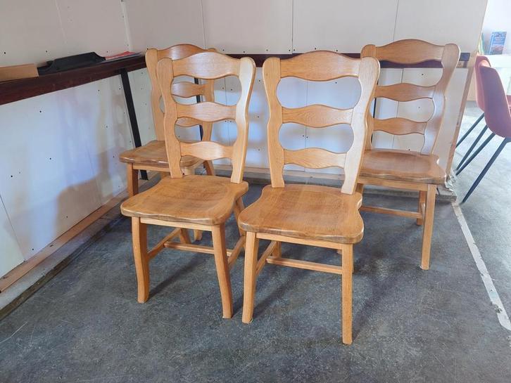 Een set van 4 houten stoelen, Huis en Inrichting, Stoelen, Gebruikt, Ophalen