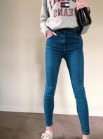 Blauwe skinny jeans spijkerbroek maat XS / S, Kleding | Dames, Spijkerbroeken en Jeans, Verzenden, Zo goed als nieuw, Blauw, W28 - W29 (confectie 36)