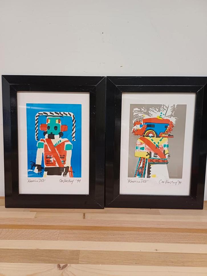 Cor Versteeg - Kachina Dolls (2 stuks), Antiek en Kunst, Kunst | Etsen en Gravures, Ophalen of Verzenden
