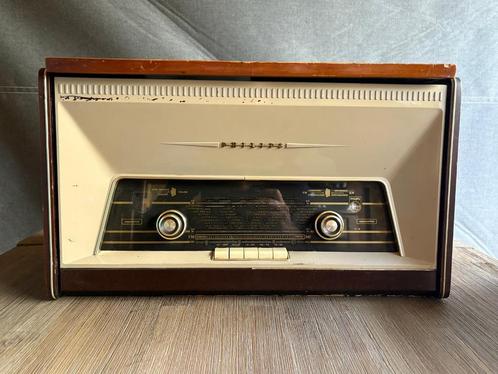 Antieke Philips radio, uitgebreid met Bluetooth., Antiek en Kunst, Antiek | Tv's en Audio, Ophalen of Verzenden