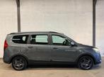 Dacia Lodgy 1.2 TCe Stepway 7p. Navi|Cruise|Camera|Dealer On, Auto's, Dacia, Voorwielaandrijving, Gebruikt, Zwart, Origineel Nederlands