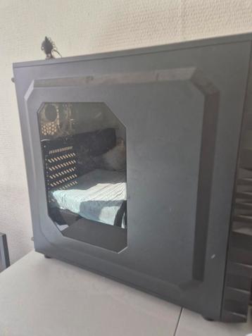 Gaming pc beschikbaar voor biedingen