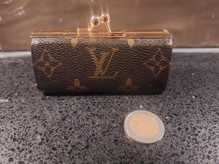 Vintage Louis Vuitton Mini Portemonnee, Sieraden, Tassen en Uiterlijk, Portemonnees, Gebruikt, Overige merken, Bruin, Leer, Met knipsluiting