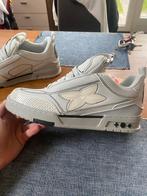 Lv Skates Grijs - Sneakers, Kleding | Heren, Schoenen, Overige kleuren, Nieuw, Ophalen of Verzenden, Sneakers of Gympen