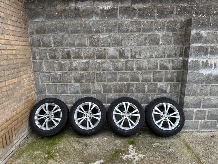 Alfa Romeo Winterbanden met Velgen - Set van 4, Auto-onderdelen, Banden en Velgen, Banden en Velgen, Winterbanden, 16 inch, 205 mm