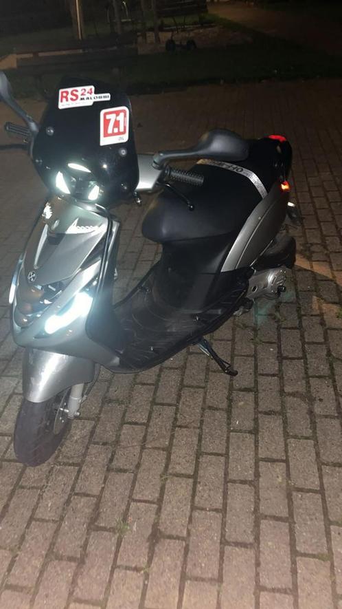 Piaggio zip 50cc 2023, Fietsen en Brommers, Scooters | Piaggio, Zo goed als nieuw, Zip, Ophalen of Verzenden