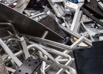 ik haal gratis bij u op: ijzer koper aluminium. stuur pb beschikbaar voor biedingen