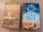 2 Engelse boeken, Ophalen of Verzenden, Nieuw, Susanna Gregory