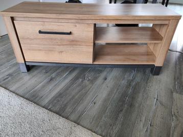 Tv meubel hout. 125cm  beschikbaar voor biedingen