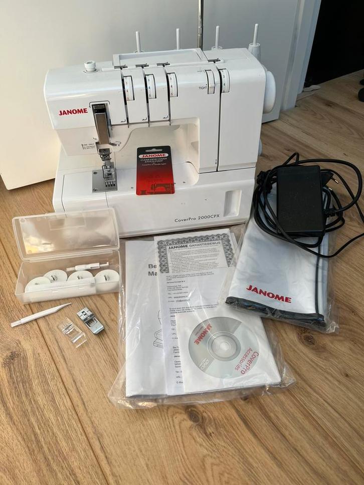 Janome coverpro 2000cpx, Hobby en Vrije tijd, Naaimachines en Toebehoren, Zo goed als nieuw, Lockmachine, Janome, Ophalen