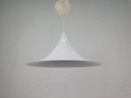 Heksenhoed hanglamp. Vintage trompet lamp wit metaal., Huis en Inrichting, Lampen | Hanglampen, Ophalen of Verzenden, ., ., .