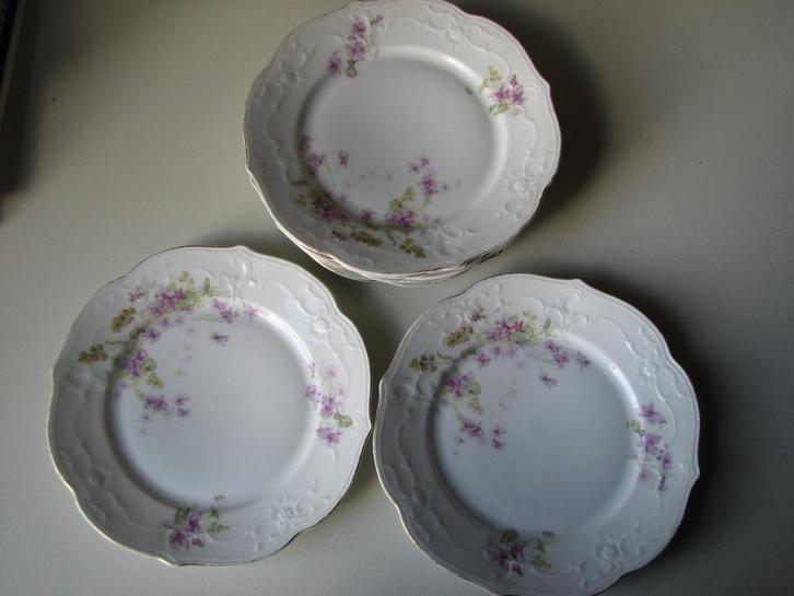 Vintage Schotels,Wit Porselein met Bloem Motief., Antiek en Kunst, Antiek | Servies los, Ophalen of Verzenden