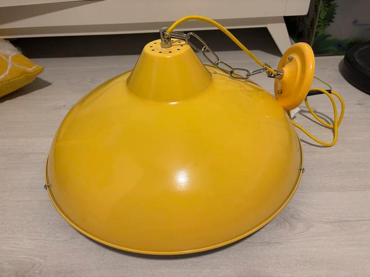 Brede Luce Casarano hanglamp geel, Huis en Inrichting, Lampen | Hanglampen, Zo goed als nieuw, Minder dan 50 cm, Metaal, Ophalen of Verzenden