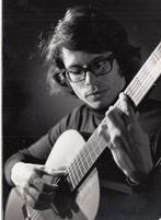 Jose Pons foto Leo Brouwer Gitarist, Verzamelen, 1960 tot 1980, Verzenden, Foto, Zo goed als nieuw