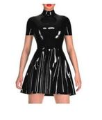 De perfecte latex jurk! tm 2XL (op maat), Kleding | Dames, Jurken, Verzenden, Nieuw, Zwart, Boven de knie