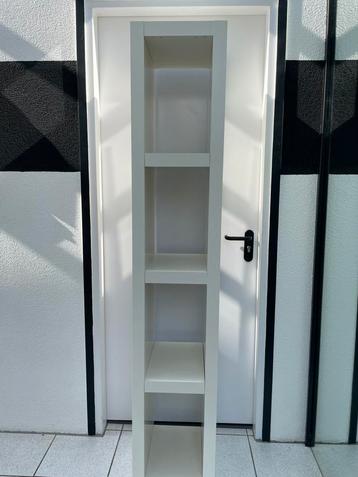 IKEA LACK boekenkast (190 hoogte x 38 diepte x 35 breedte)