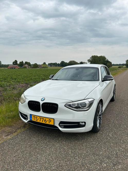 BMW 1 serie 116i sport | wit 2012 | leren stoelen, Auto's, BMW, Particulier, 1-Serie, ABS, Airbags, Airconditioning, Bluetooth