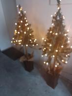 Twee kerstboompjes in koperen bloempotten., Ophalen, Zo goed als nieuw