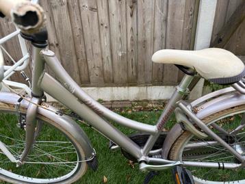 Batavus Meisjesfiets 24 inch beschikbaar voor biedingen