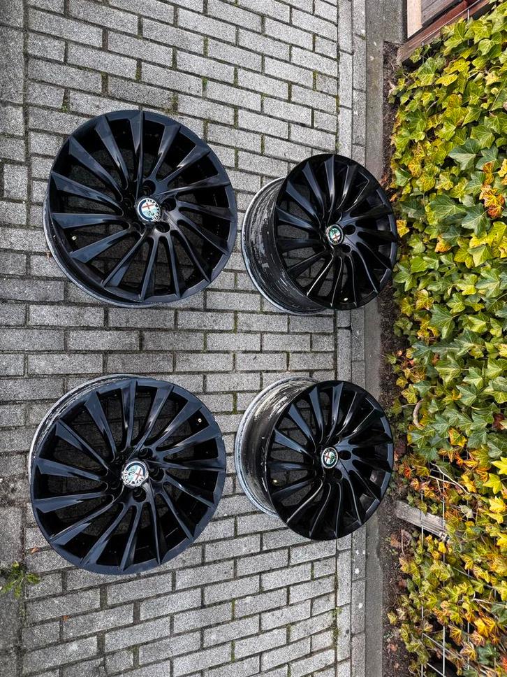 18" 5x110 Alfa Romeo Guilietta Turbina Velgen Glanzend Zwart, Auto-onderdelen, Banden en Velgen, Velg(en), Zomerbanden, 18 inch