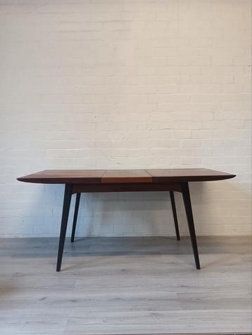 Vintage Uitschuifbare Eettafel. Louis van Teeffelen  beschikbaar voor biedingen