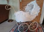 Antieke poppenwagen met prachtige witte kantjes, Antiek en Kunst, Ophalen