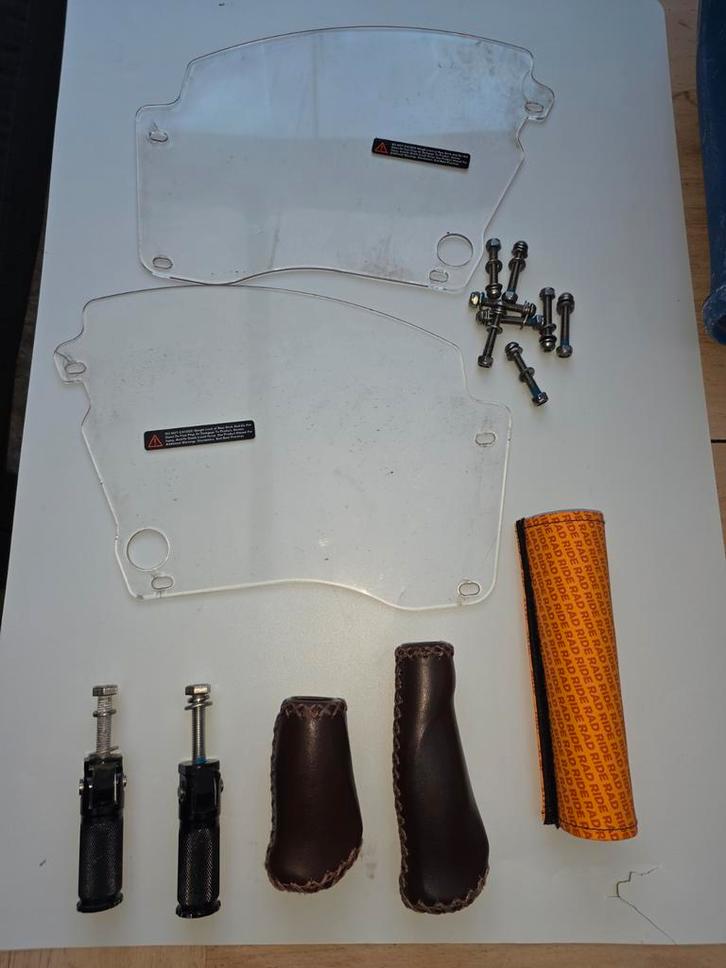 Radrunner Accessoires: Handvaten, Voetsteunen, Spatborden,, Fietsen en Brommers, Fietsaccessoires | Fietsaccu's, Gebruikt, Ophalen of Verzenden