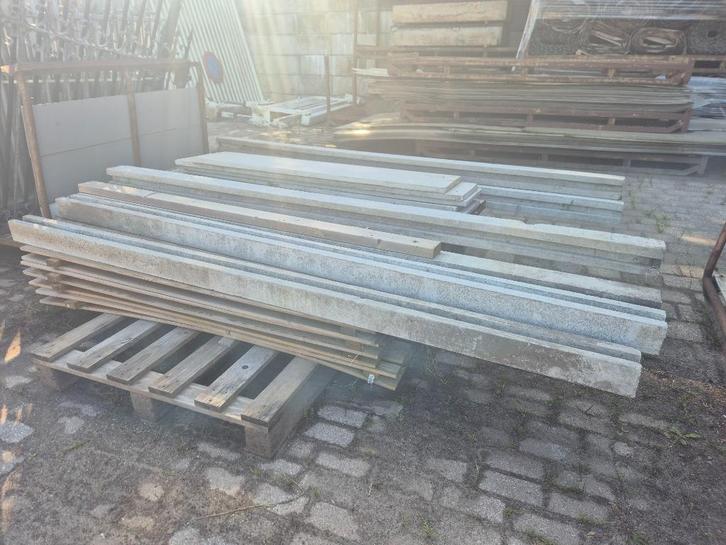 Schutting met betonnen palen - ruim 7 m1, Tuin en Terras, Schuttingen, Gebruikt, Hout, 2 meter of meer, 6 meter of meer, Ophalen