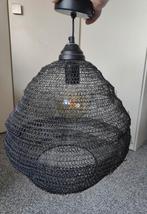 Industriële hanglamp – grijs gaas (bijenkorfvorm), GRATIS, Huis en Inrichting, Lampen | Hanglampen, Ophalen, Zo goed als nieuw