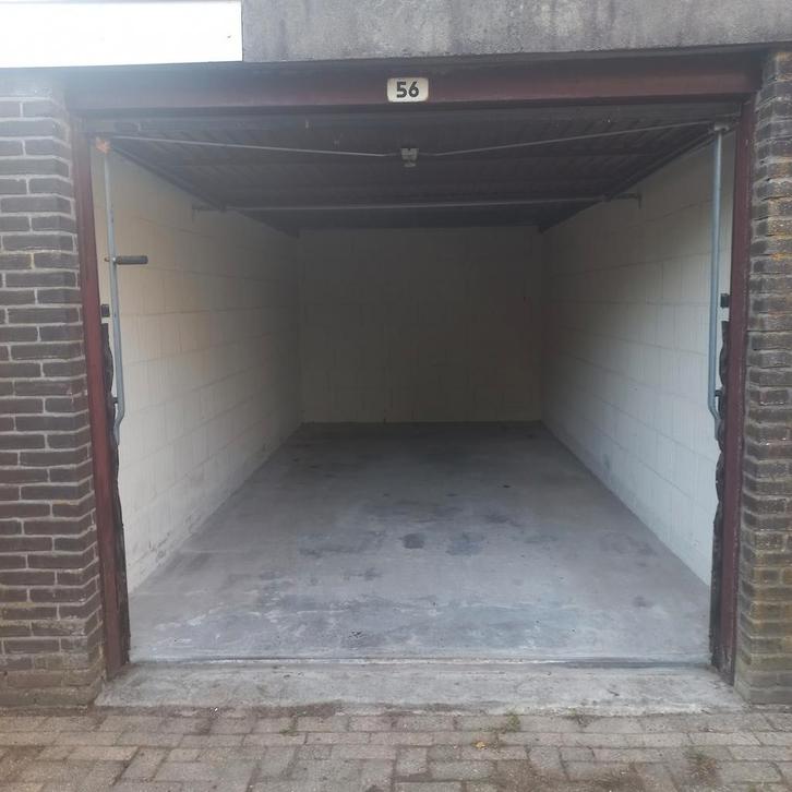 TE HUUR GARAGEBOX KLOOSPLANTSOEN 68 RIDDERKERK., Auto diversen, Autostallingen en Garages
