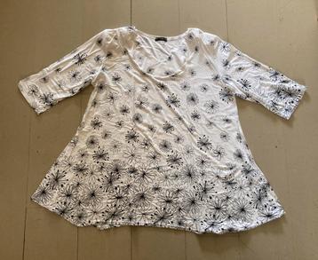 T-shirt 46-48-50 beschikbaar voor biedingen