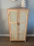 Houten kast met rotan deuren, Huis en Inrichting, Kasten | Kledingkasten, 100 tot 150 cm, Zo goed als nieuw, 25 tot 50 cm, Overige houtsoorten