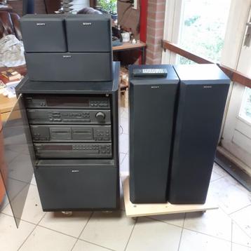 SONY stereo set met 6 luidsprekers en alle bekabeling beschikbaar voor biedingen