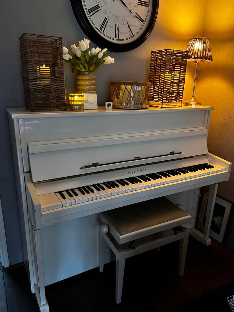 Creme Rippen piano, Ophalen, Zo goed als nieuw, Bruin