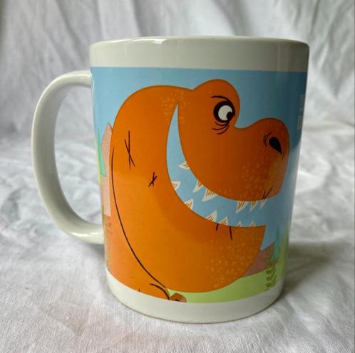 The Good Dinosaur Mok Disney Pixar, Huis en Inrichting, Keuken | Servies, Gebruikt, Kop(pen) en/of Schotel(s), Overige stijlen