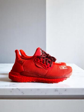 Pharrell Williams x Adidas Ultra Boost “Solar Red” beschikbaar voor biedingen