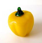 Glazen paprika geel met helder groen steeltje 5261-f, Antiek en Kunst, Ophalen of Verzenden