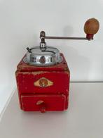 *** Mooi! Deze rode oude PE , DE hand koffiemolen ***, Ophalen, Minder dan 50 cm, Gebruikt, Minder dan 100 cm