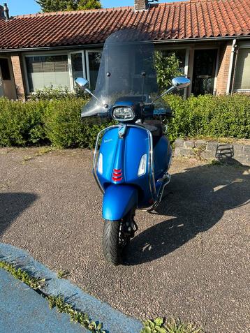 Custom Vespa sprint 2020 geel kenteken. (Veel opties)  beschikbaar voor biedingen