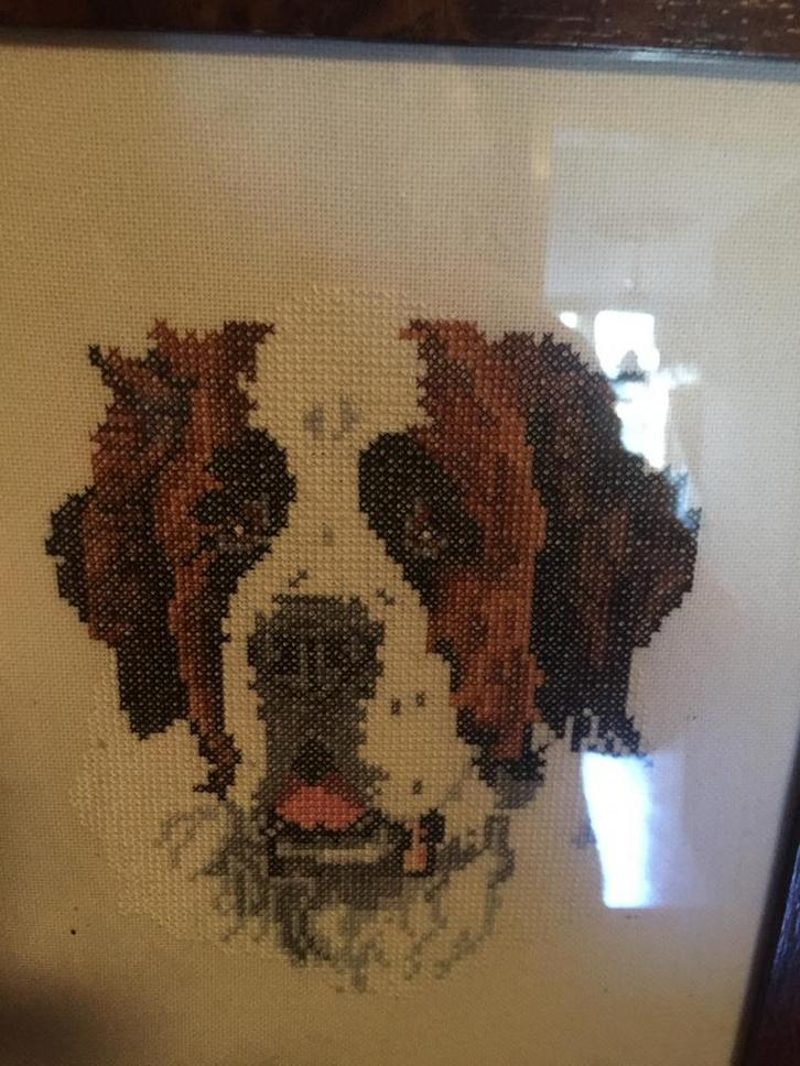 Ingelijst Sint Bernard borduurwerk, Antiek en Kunst, Kunst | Etsen en Gravures, Ophalen of Verzenden